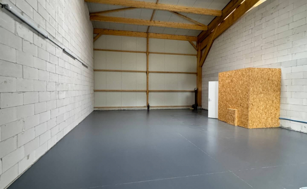Thouaré sur Loire - Local activité neuf 125 m2 à louer