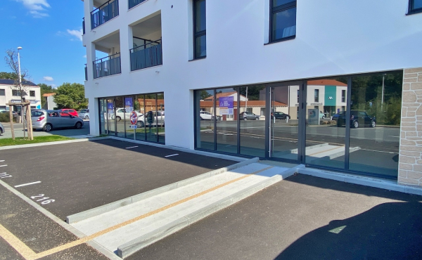 Les Sables d'Olonne - À vendre local commercial 195 m2  