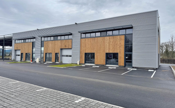 Basse Goulaine - À louer local d'activité neuf 255 m2