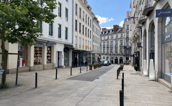 Nantes centre - à vendre local commercial 698 m2 
