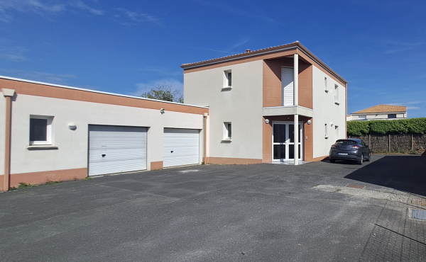 Basse Goulaine - À vendre Immeuble de bureaux 372 m2 