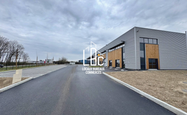 Basse Goulaine - À vendre local d'activité neuf 763,40 m²