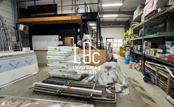 Saint Hilaire de Chaléons - À louer local d'activités 215 m²