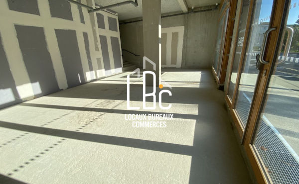 Nantes Est - À louer local commercial neuf 67 m²