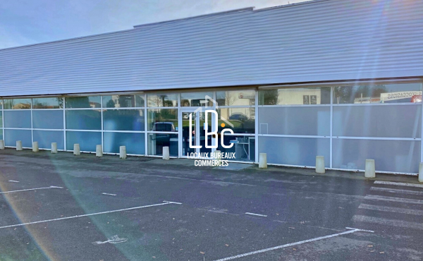 Les Sables d'Olonne - Cellule commerciale 700 m² à louer