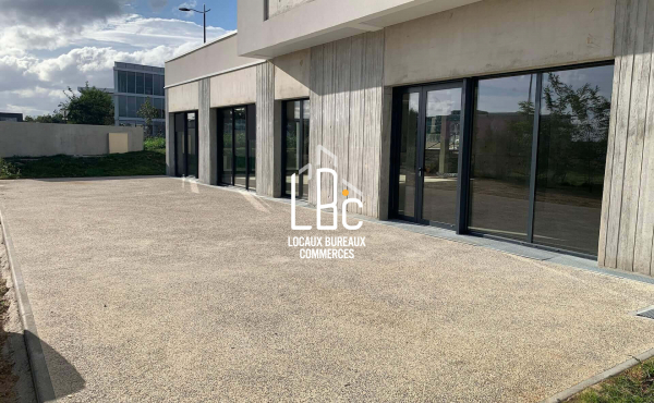 Nantes Est - À louer local commercial 275 m²