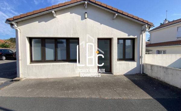 Pont Saint Martin - Local professionnel à louer 63 m²