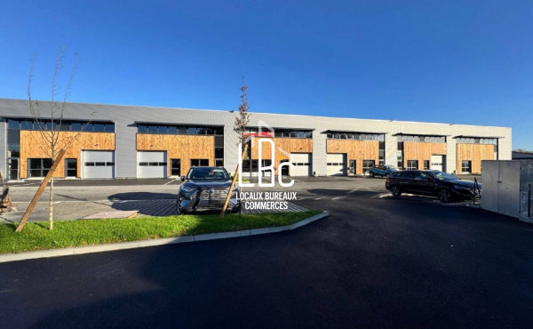 Basse Goulaine - À vendre local d'activité neuf 160,20 m²