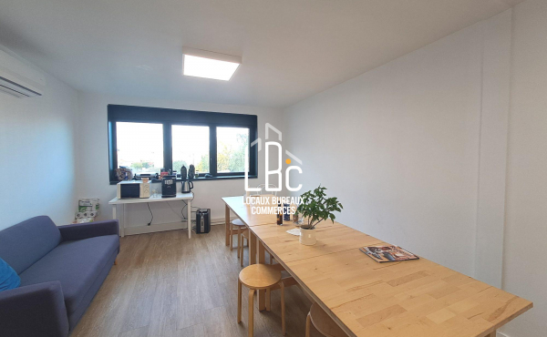 Rezé- A louer bureaux 122 m2