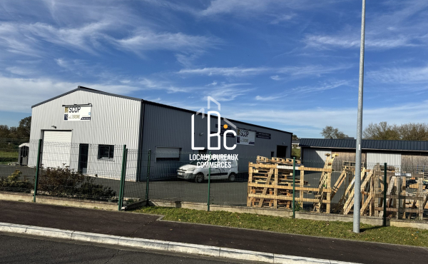 Les Touches - À louer local d'activité 311 m²