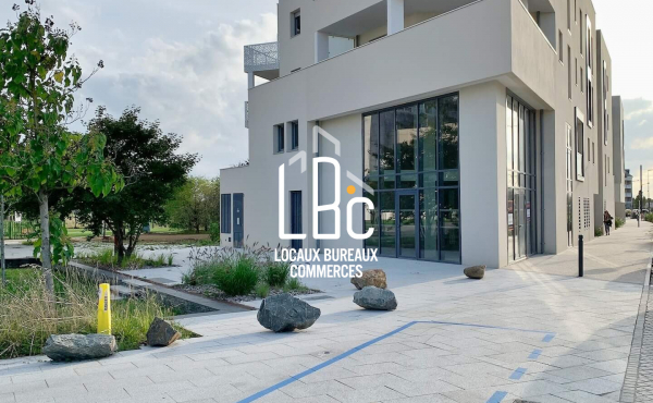 Angers Nord - Local professionnel 143 m² à louer