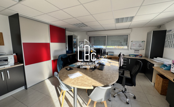 Les Touches - À louer local d'activité 472 m²