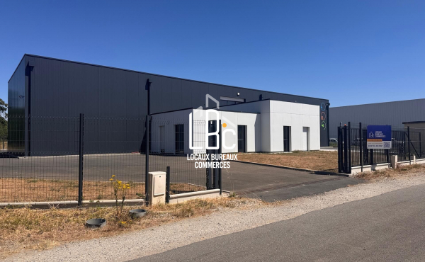 Le Landreau - Local d'activité neuf à louer 201 m²